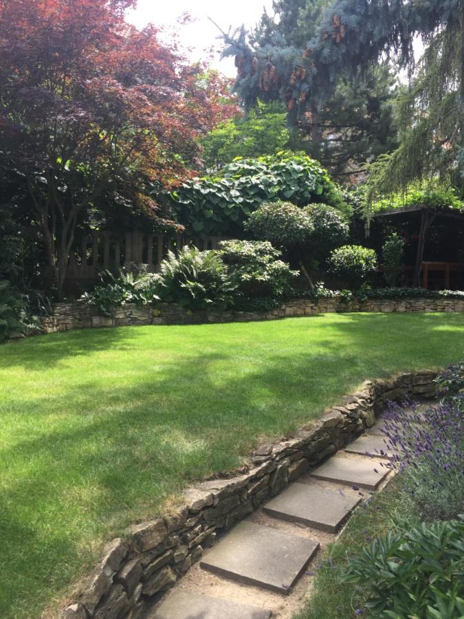 Blue Apartment In Beautiful English Style Garden With Atmosphere Πράγα Εξωτερικό φωτογραφία